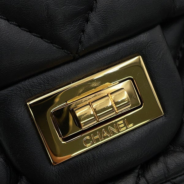 シャネル チェーンショルダーバッグ マトラッセ ココマーク 2.55 リイシュー ハンガー ラムスキン CHANEL 黒 2016年限定