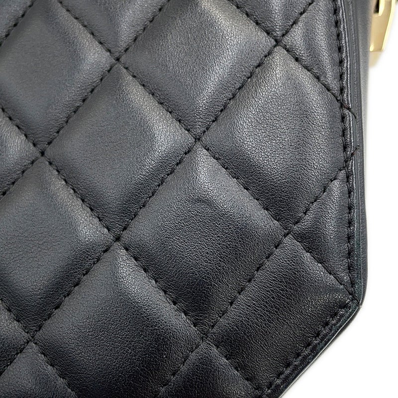シャネル チェーンショルダーバッグ オクタゴン ココマーク ラムスキン CHANEL 黒