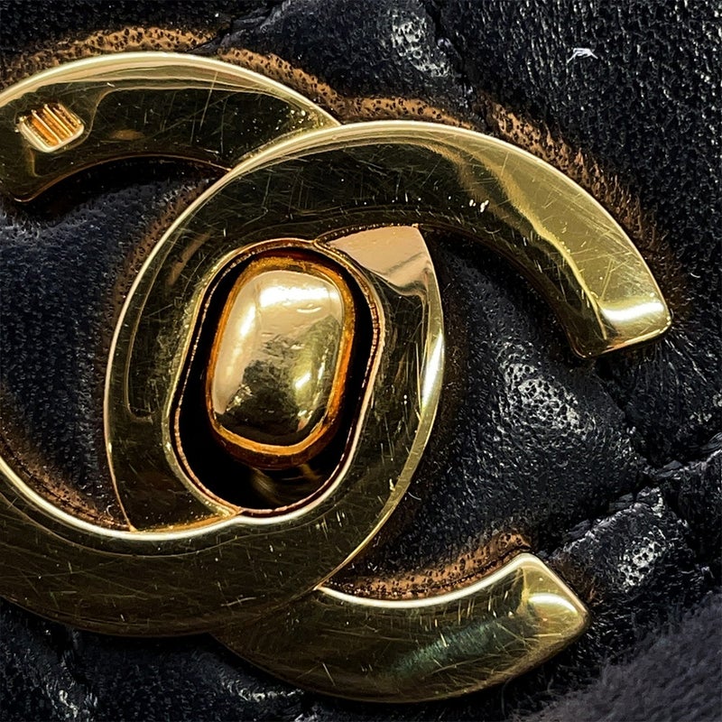 シャネル チェーンショルダーバッグ マトラッセ ココマーク フルフラップ ラムスキン A02500 CHANEL 黒