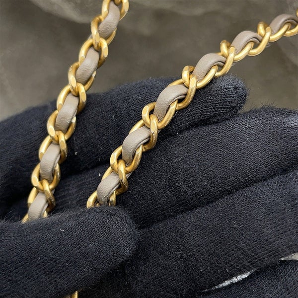 シャネル チェーンショルダーバッグ ココマーク CHANEL 25 スモール スエード AS5293 CHANEL