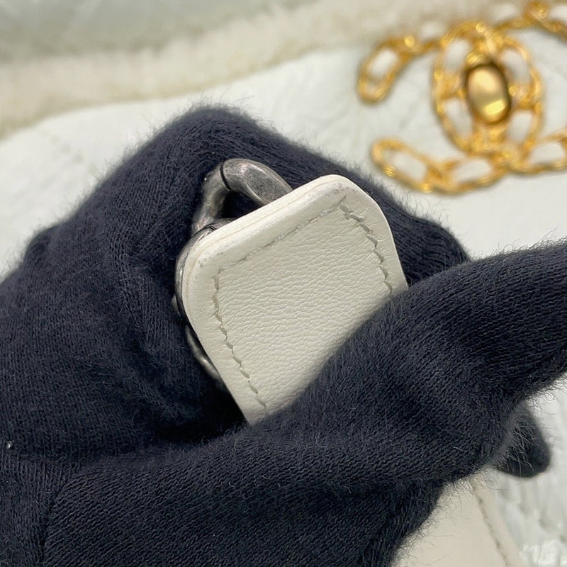 シャネル チェーンショルダーバッグ CHANEL19 フラップバッグ ココマーク ラムスキン シアリング AS1160 CHANEL 白 2way