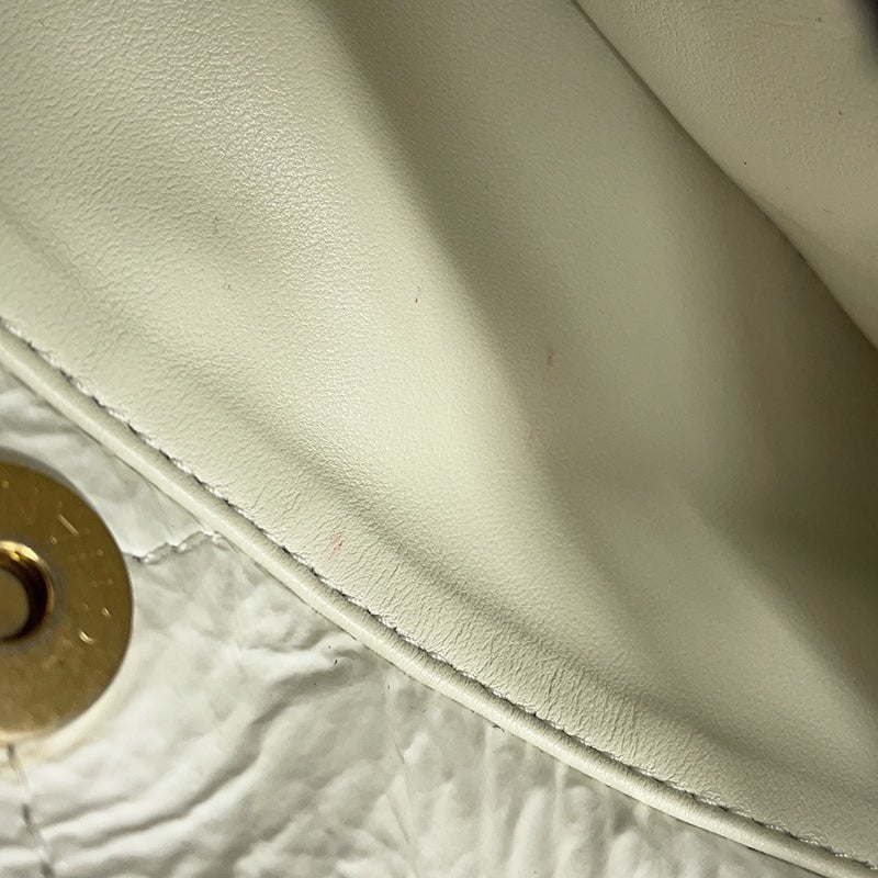 シャネル チェーンショルダーバッグ CHANEL19 フラップバッグ ココマーク ラムスキン シアリング AS1160 CHANEL 白 2way