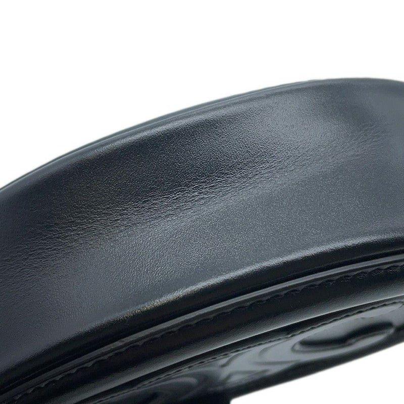 セリーヌ ショルダーバッグ オーバルパース キュイルトリオンフ 10I703DPQ CELINE バッグ 黒