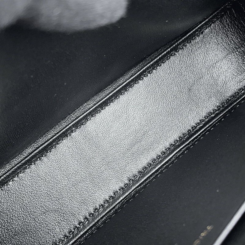 セリーヌ ショルダーバッグ トリオンフ Triomphe レザー 194143BF4.38NO CELINE バッグ ワンショルダーバッグ 黒