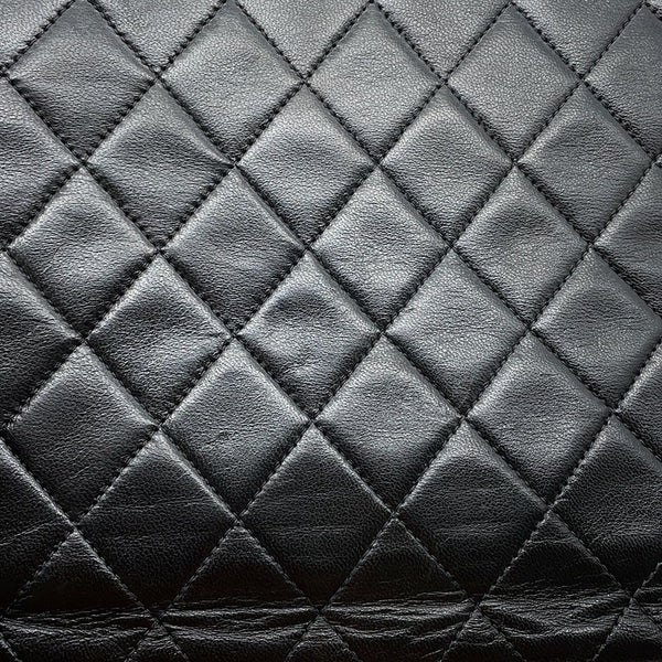 シャネル チェーンショルダーバッグ マトラッセ ココマーク プッシュロック ラムスキン CHANEL 黒