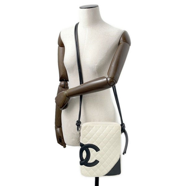 シャネル ショルダーバッグ カンボンライン ミディアム ココマーク A25178 CHANEL バッグ 白 黒