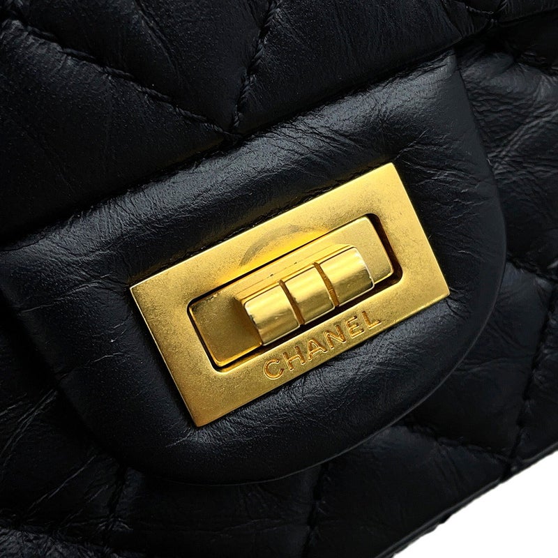 シャネル チェーンショルダーバッグ マトラッセ 2.55 ミニ エイジドカーフレザー AS0874 CHANEL 黒