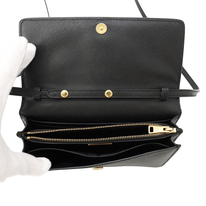 プラダ ショルダーウォレット サフィアーノレザー ロゴ 1M1361 PRADA 財布 黒