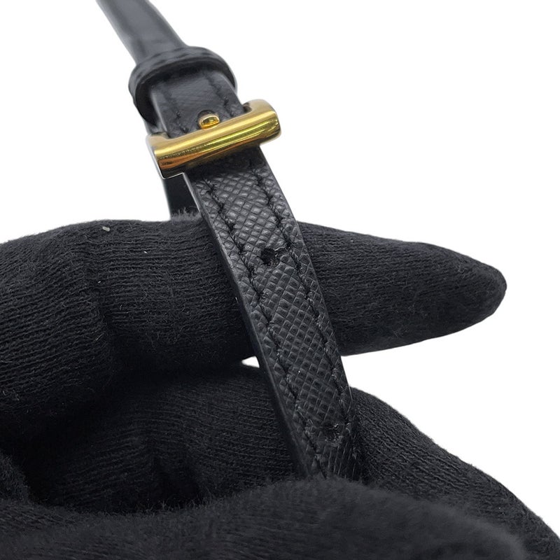 プラダ ショルダーウォレット サフィアーノレザー ロゴ 1M1361 PRADA 財布 黒