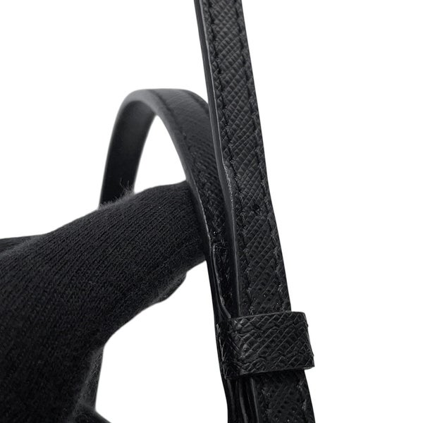 プラダ ショルダーウォレット サフィアーノレザー ロゴ 1M1361 PRADA 財布 黒