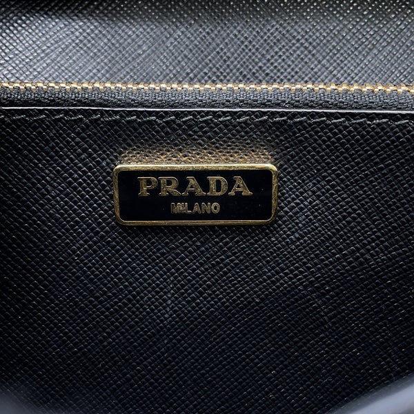 プラダ ショルダーウォレット サフィアーノレザー ロゴ 1M1361 PRADA 財布 黒
