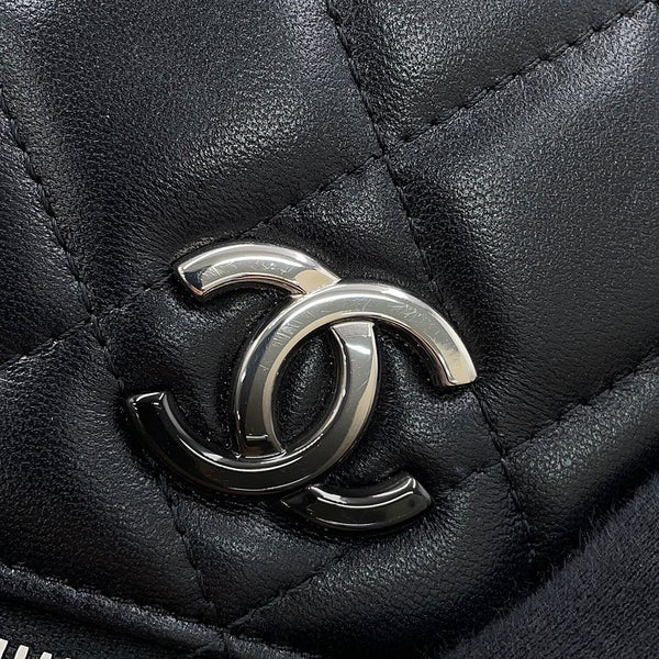 シャネル チェーンショルダーバッグ マトラッセ ココグラデーション バニティ ラムスキン AP3697 CHANEL キルティング 黒
