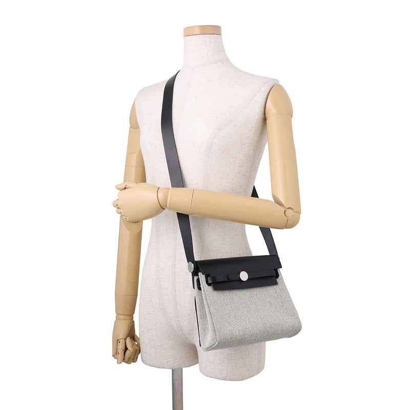 エルメス ショルダーバッグ エールバッグジップ ミニ エクリュ/ブラック/シルバー金具 トワルアッシュ/ヴァッシュハンター G刻印 黒