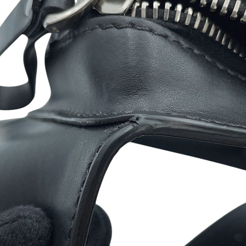 ヴァレンティノ・ガラヴァーニ ボディバッグ VLTNロゴ レザー VY2B0A10WJW VALENTINO ベルトバッグ 黒 白