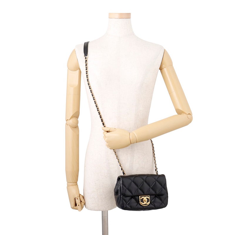 シャネル チェーンショルダーバッグ マトラッセ ココマーク スモールフラップバッグ ラムスキン AS2473 CHANEL 黒