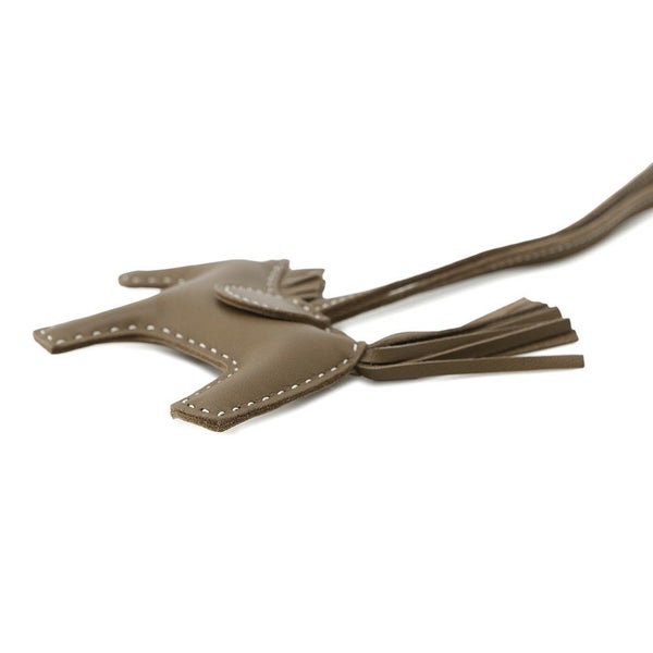 エルメス バッグチャーム ロデオ PM エトゥープ ラムスキン W刻印 HERMES チャーム