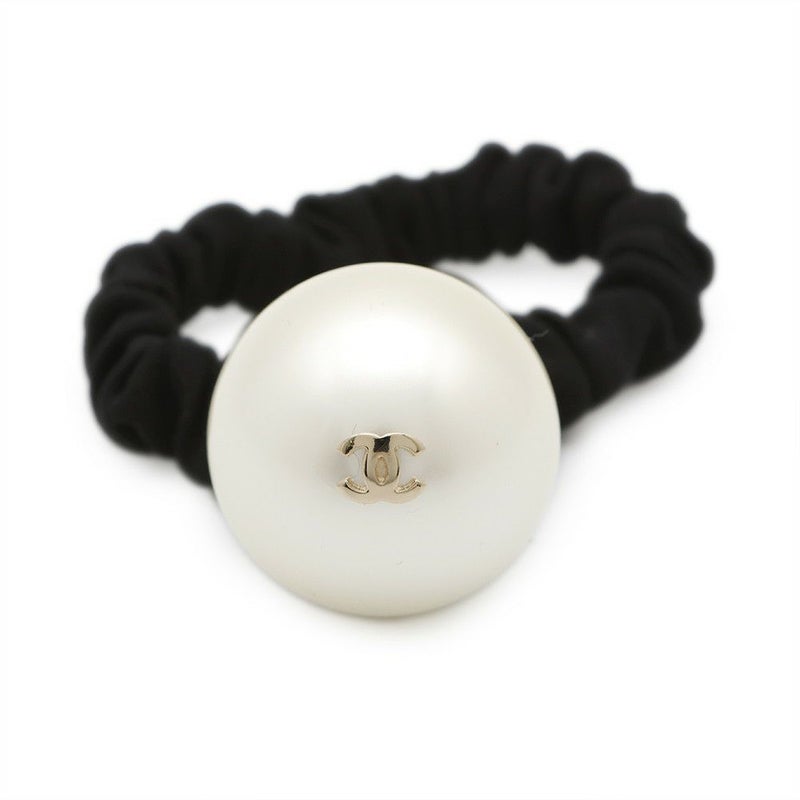 シャネル ヘアゴム ココマーク フェイクパール ロゴ シュシュ F22V CHANEL A63896 ヘアアクセサリー 黒
