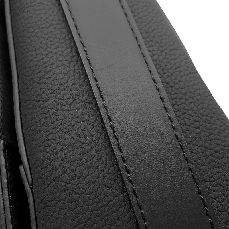 ルイヴィトン ショルダーバッグ グレインレザー テイクオフ・メッセンジャー M57080 LOUIS VUITTON ヴィトン 黒 ブラック