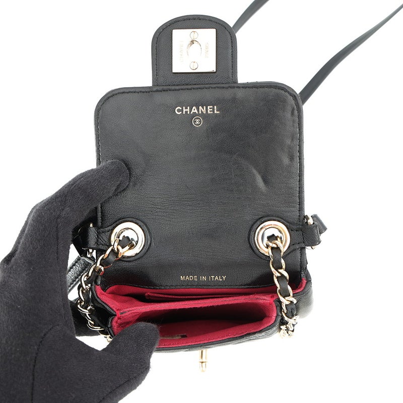 シャネル チェーンフォンケース マトラッセ ココマーク ラムスキン CHANEL バッグ 黒