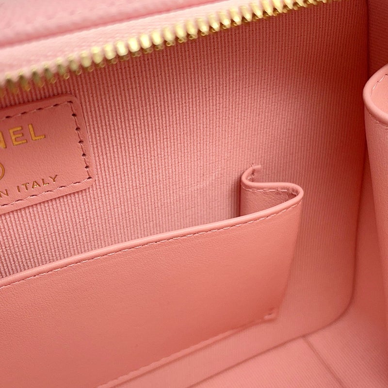 シャネル チェーンショルダーバッグ ココマーク マトラッセ バニティ キャビアスキン AP4778 CHANEL