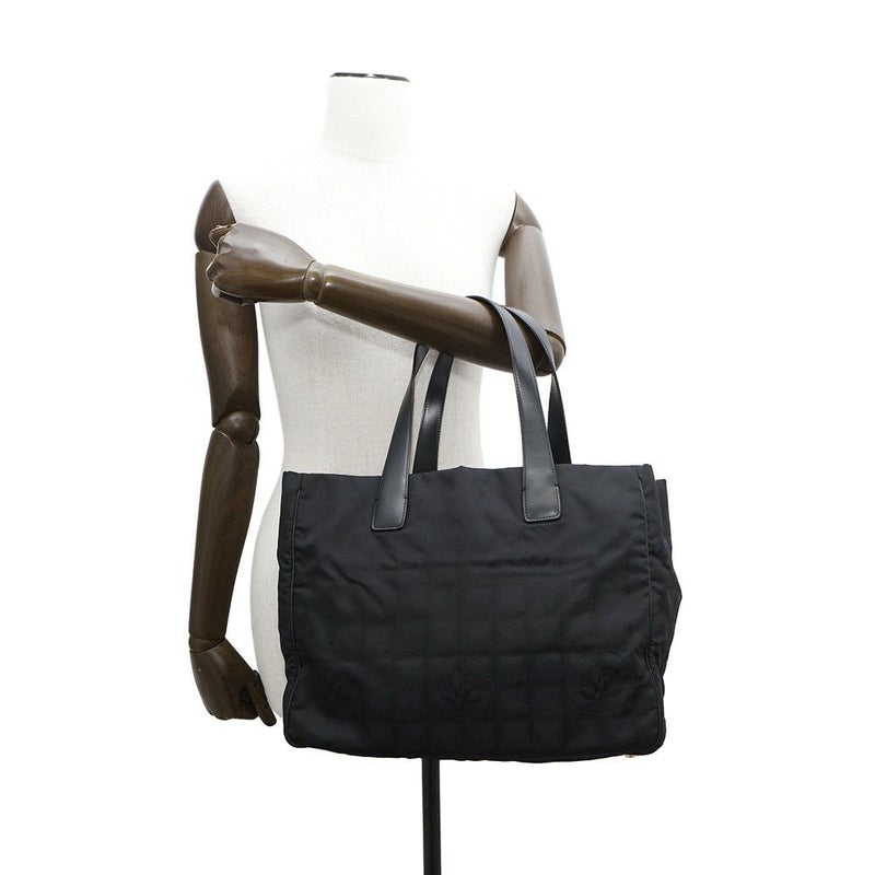 シャネル トートバッグ ニュートラベルライン トートMM ナイロン  A15991 CHANEL バッグ 黒