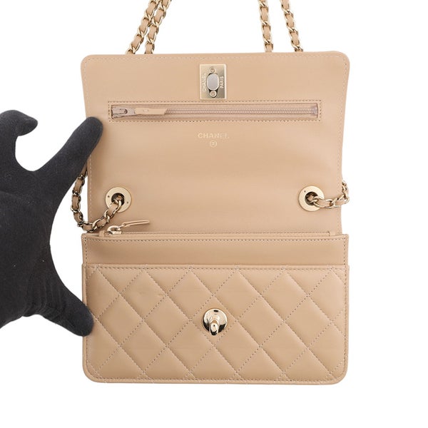 シャネル チェーンウォレット マトラッセ ココマーク ラムスキン A80982 CHANEL 財布