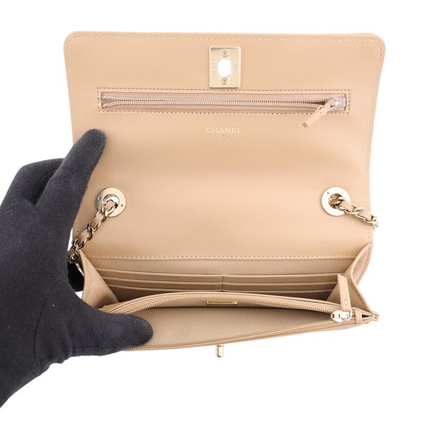 シャネル チェーンウォレット マトラッセ ココマーク ラムスキン A80982 CHANEL 財布
