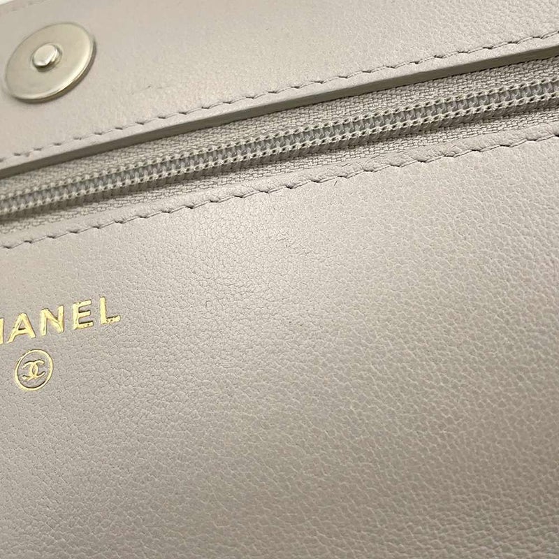 シャネル チェーンウォレット シャネル19 ココマーク マトラッセ ラムスキン AP0957 CHANEL 財布