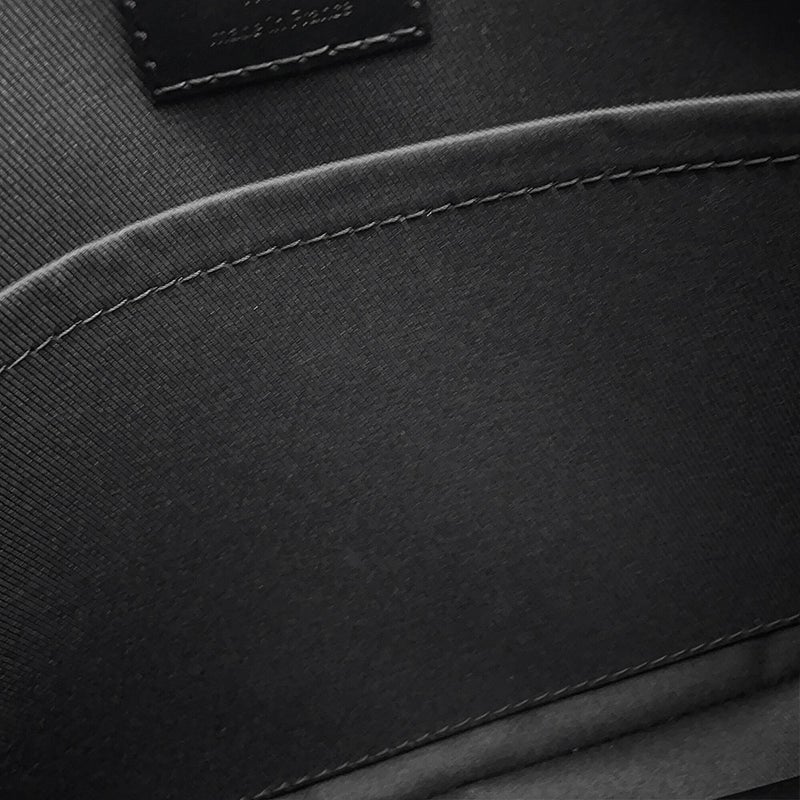 ルイヴィトン ショルダーバッグ モノグラム・シャドウ デュオ・メッセンジャー M69827 LOUIS VUITTON 黒 ブラック