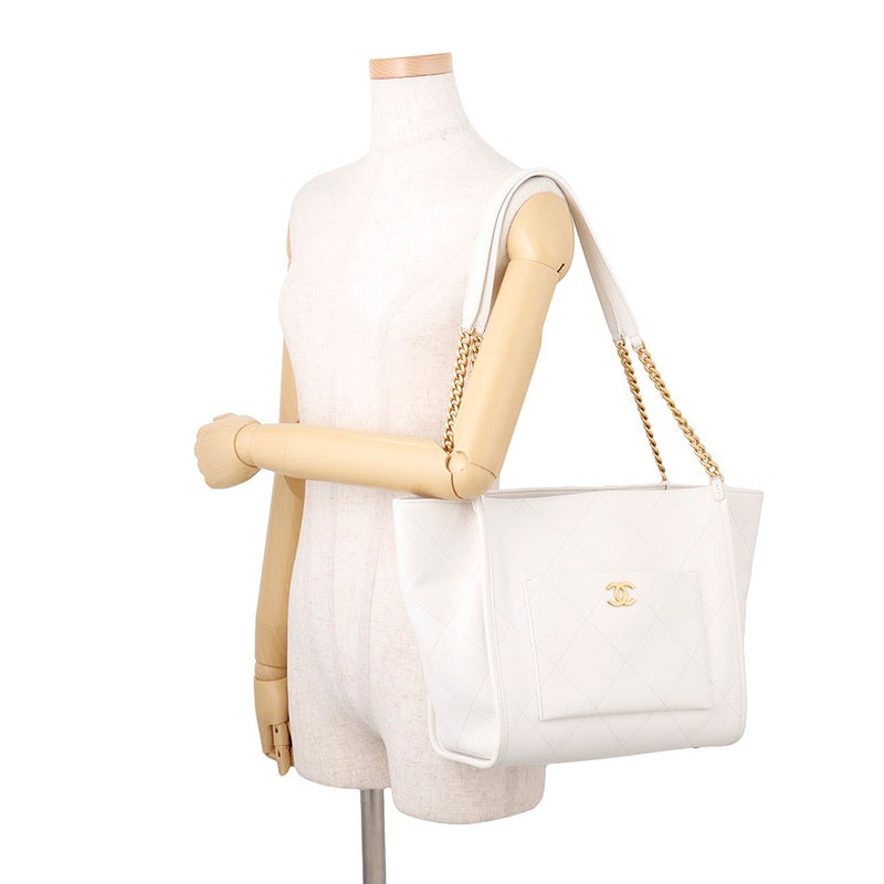 シャネル チェーントートバッグ ココマーク ステッチポケットCC キャビアスキン AS5417 CHANEL ショルダーバッグ 白