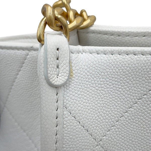 シャネル チェーントートバッグ ココマーク ステッチポケットCC キャビアスキン AS5417 CHANEL ショルダーバッグ 白