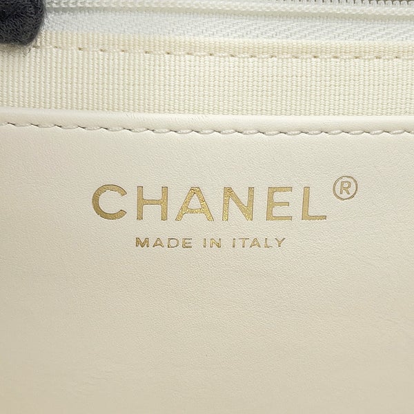 シャネル チェーントートバッグ ココマーク ステッチポケットCC キャビアスキン AS5417 CHANEL ショルダーバッグ 白