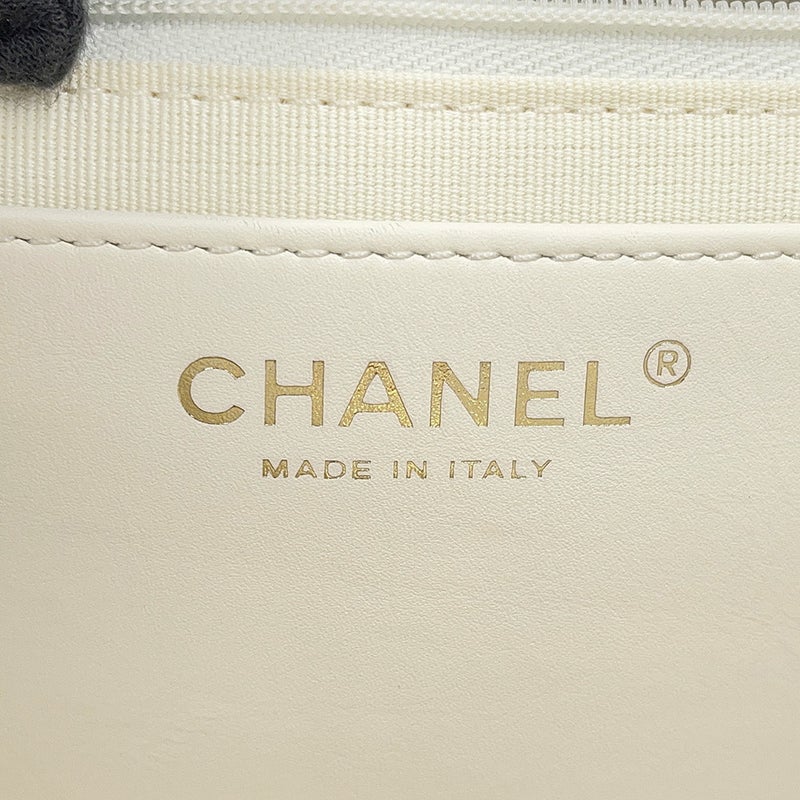 シャネル チェーントートバッグ ココマーク ステッチポケットCC キャビアスキン AS5417 CHANEL ショルダーバッグ 白