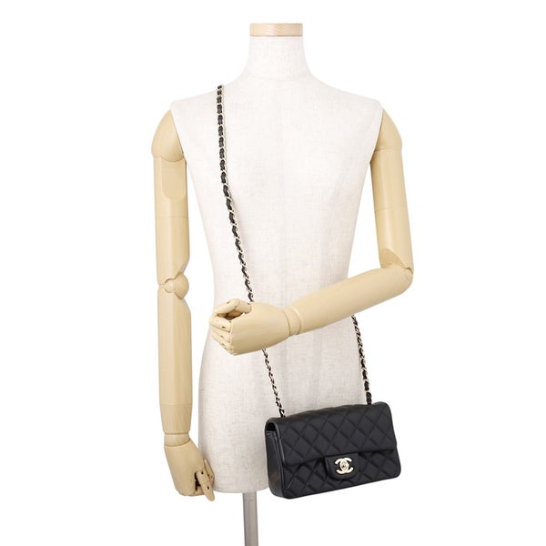 シャネル チェーンショルダーバッグ ココマーク ラムスキン A69900 CHANEL ミニ フラップ バッグ 黒