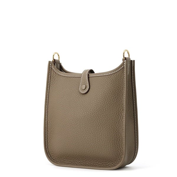 エルメス ショルダーバッグ エブリン アマゾン TPM 111cm エトゥープ/ブルーインディゴ/ゴールド金具 トリヨンクレマンス K刻印