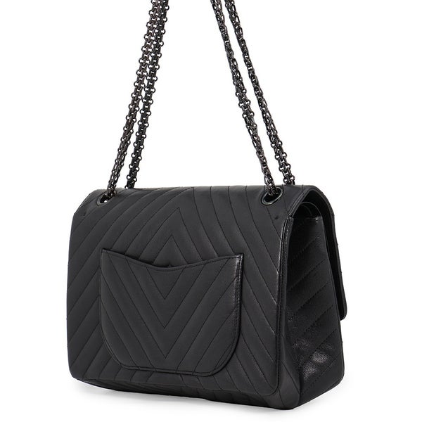 シャネル チェーンショルダーバッグ 2.55 シェブロン エイジドカーフレザー A37586 CHANEL 黒