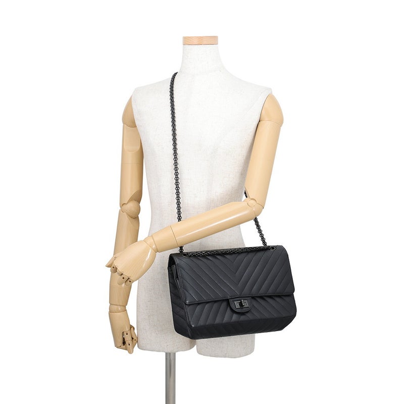 シャネル チェーンショルダーバッグ 2.55 シェブロン エイジドカーフレザー A37586 CHANEL 黒