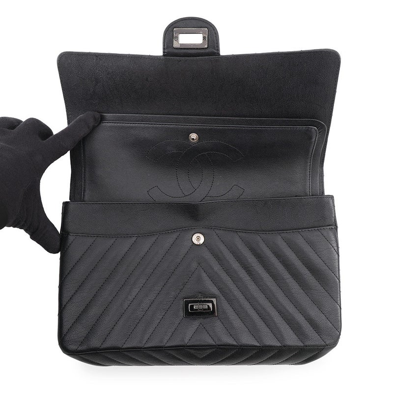 シャネル チェーンショルダーバッグ 2.55 シェブロン エイジドカーフレザー A37586 CHANEL 黒