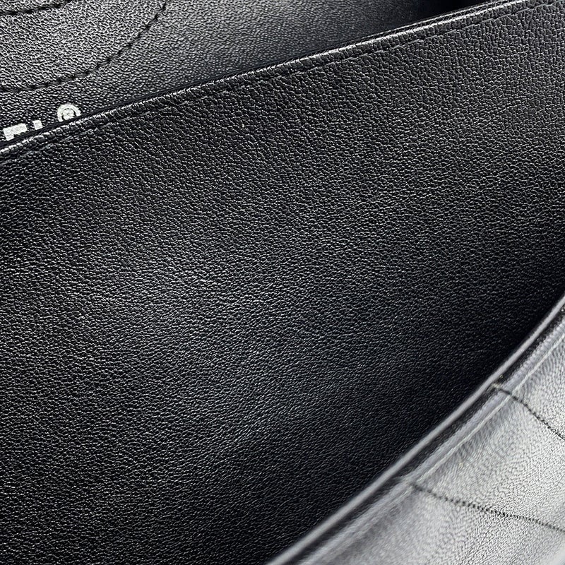 シャネル チェーンショルダーバッグ 2.55 シェブロン エイジドカーフレザー A37586 CHANEL 黒