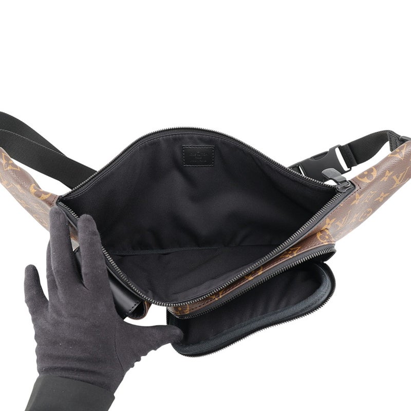 ルイヴィトン ボディバッグ モノグラム・マカサー クリストファー・バムバッグ M45337 ヴィトン メンズ ブラック 黒