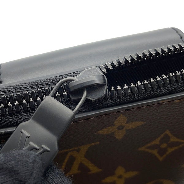 ルイヴィトン ボディバッグ モノグラム・マカサー クリストファー・バムバッグ M45337 ヴィトン メンズ ブラック 黒