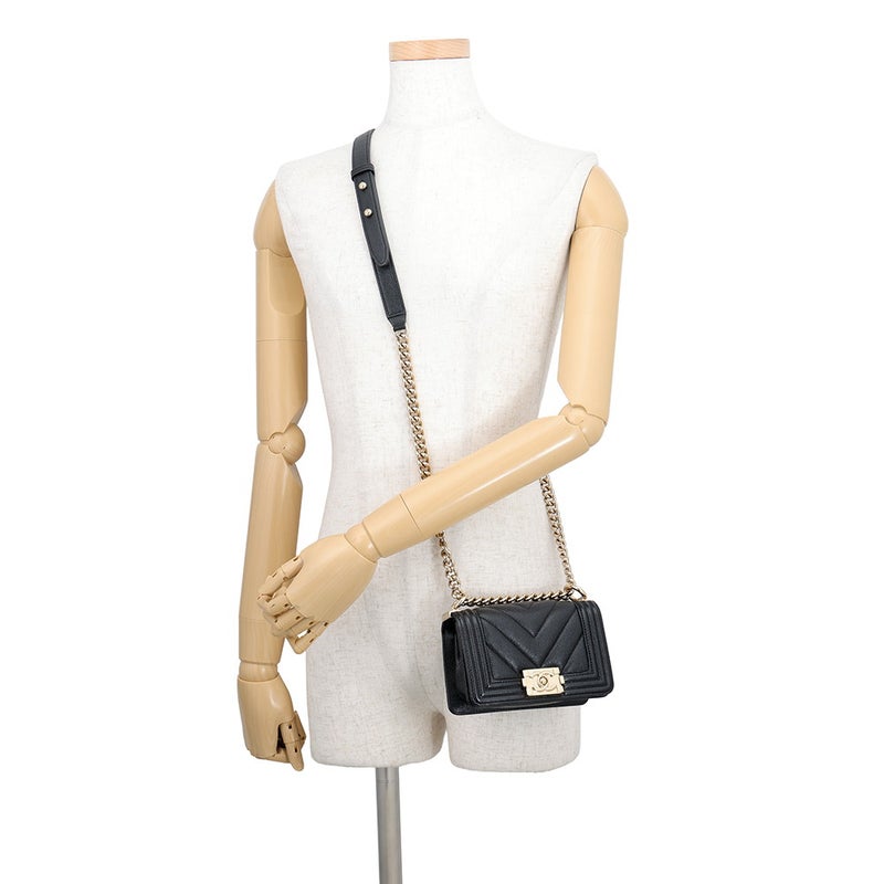 シャネル チェーンショルダーバッグ ボーイシャネル シェブロン キャビアスキン A67364 CHANEL 黒
