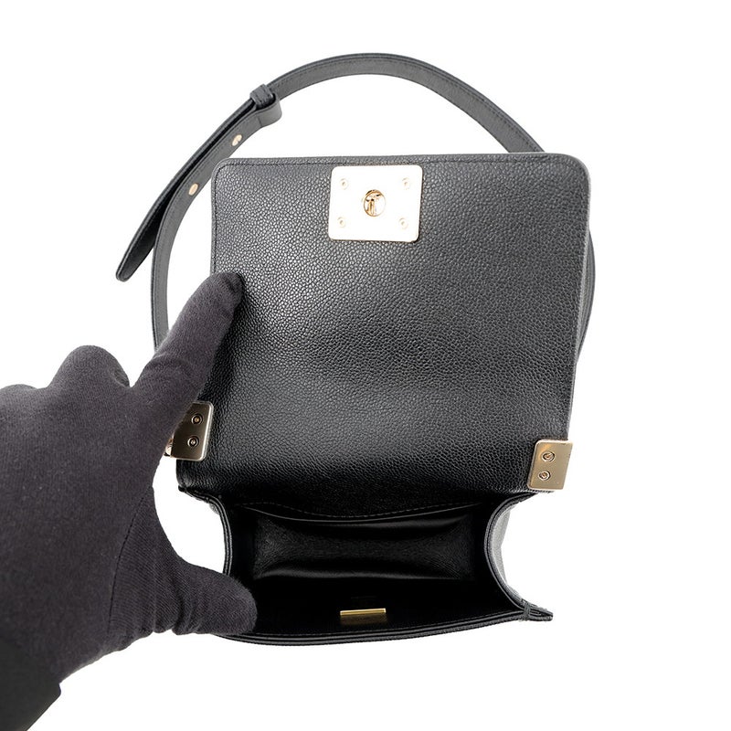 シャネル チェーンショルダーバッグ ボーイシャネル シェブロン キャビアスキン A67364 CHANEL 黒