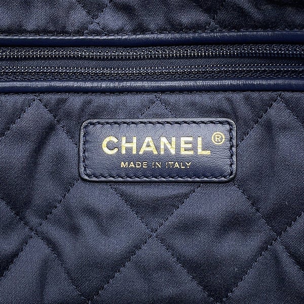 シャネル ハンドバッグ CHANEL 22 マトラッセ スモール シャイニーカーフレザー AS3260 ポーチ付き