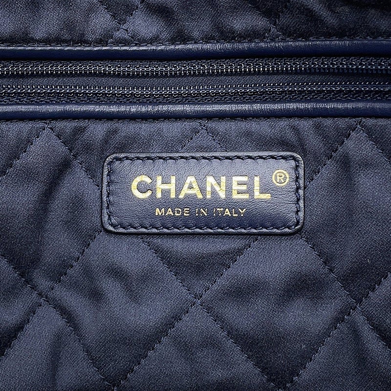 シャネル ハンドバッグ CHANEL 22 マトラッセ スモール シャイニーカーフレザー AS3260 ポーチ付き