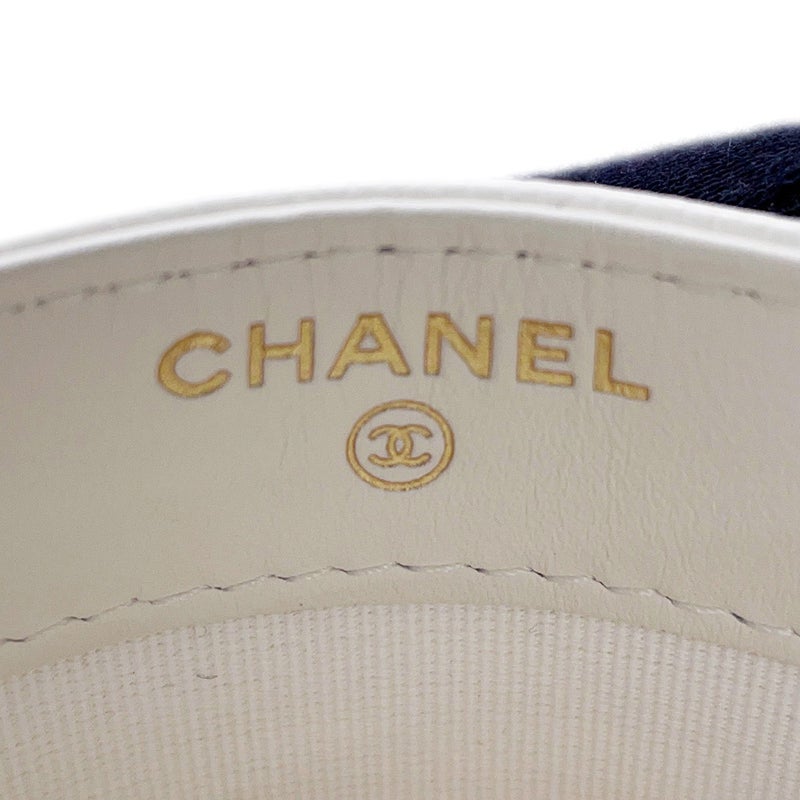 シャネル カードケース 24/25年 メティエダール コレクション ココマーク キャビアスキン AP4706 CHANEL 白