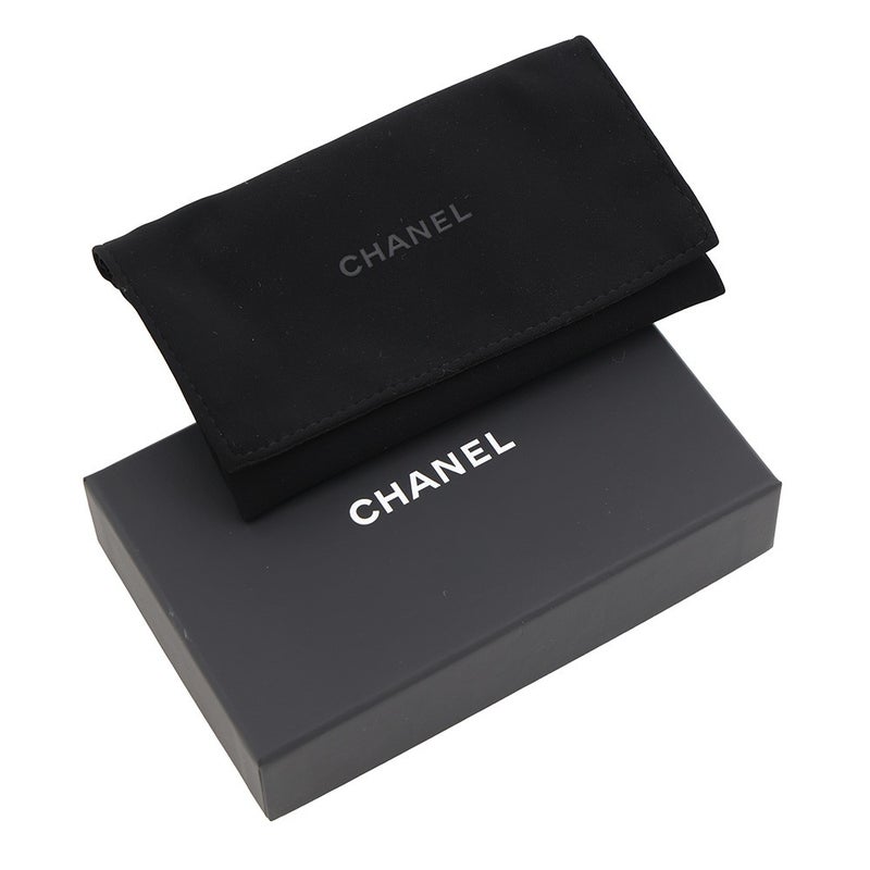 シャネル カードケース 24/25年 メティエダール コレクション ココマーク キャビアスキン AP4706 CHANEL 白