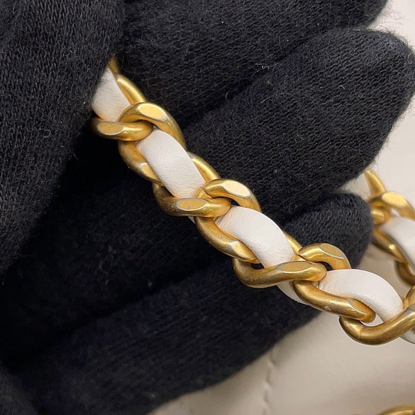 シャネル チェーンショルダーバッグ マトラッセ ココマーク カーフスキン AS2615 CHANEL 白