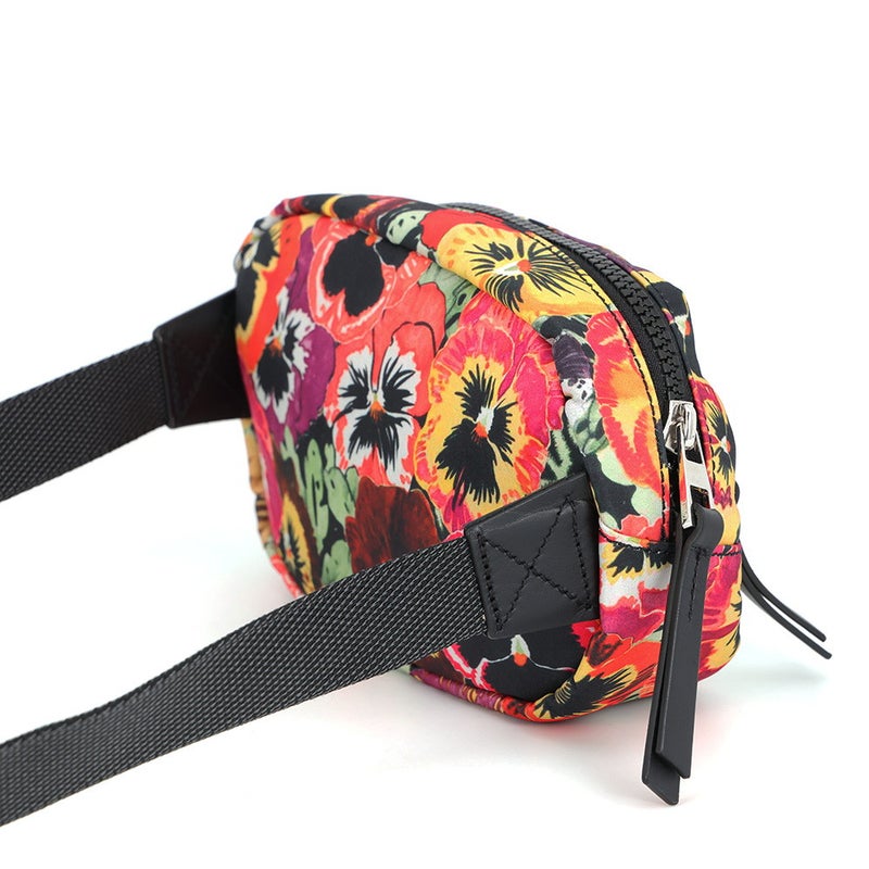 ロエベ ボディバッグ パンジー スモール ラウンド バムバッグ ジョー・ブレイナードコラボ ナイロン B664A35X01 LOEWE 黒