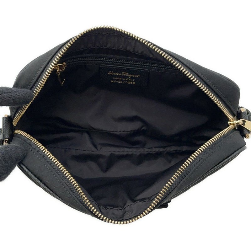 サルヴァトーレ・フェラガモ ショルダーバッグ ヴァラ ナイロン Ferragamo バッグ 黒